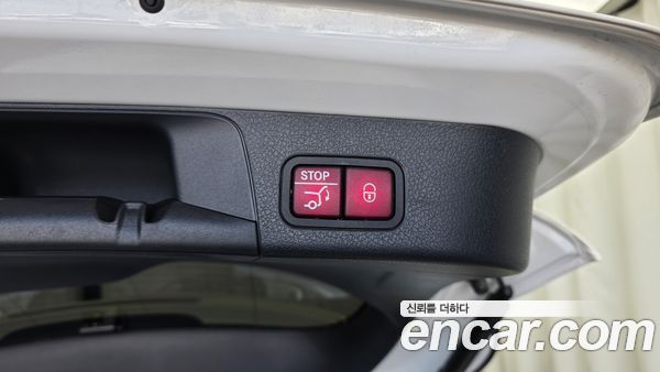 Mercedes-Benz GLB 2024, фото 29