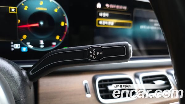 Mercedes-Benz GLS 2021, фото 9