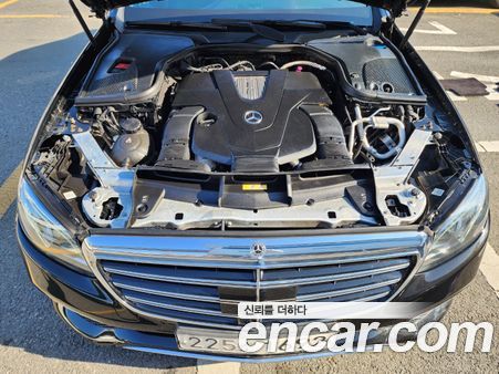 Mercedes-Benz E-Class 2020, фото 6