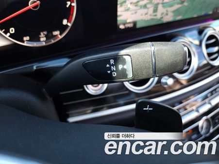 Mercedes-Benz E-Class 2020, фото 9