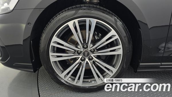 Audi A8 2023, фото 5