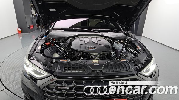 Audi A8 2023, фото 6
