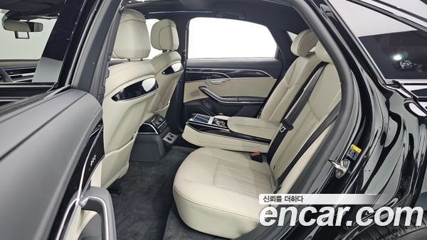 Audi A8 2023, фото 12