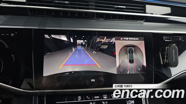 Audi A8 2023, фото 15