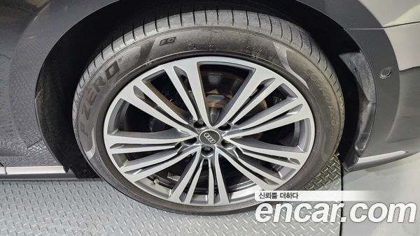 Audi A8 2023, фото 5
