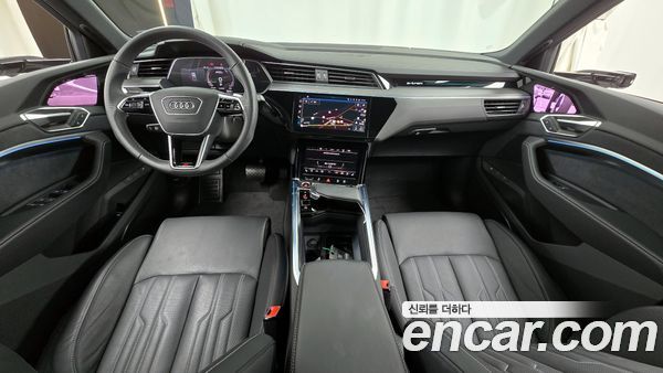 Audi e-tron 2023, фото 7