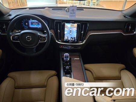 Volvo V60 2025, фото 7