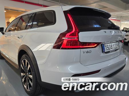 Volvo V60 2025, фото 14