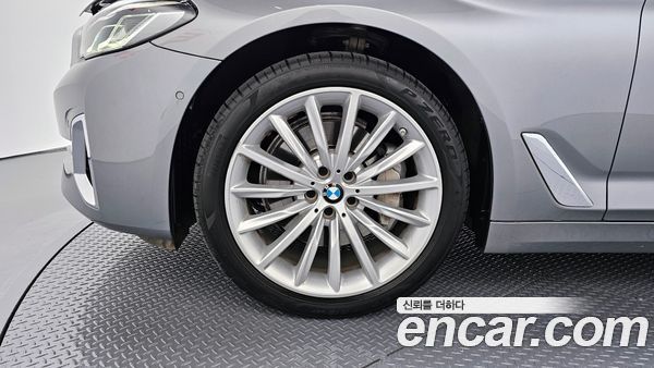 BMW 5 Series 2023, фото 5