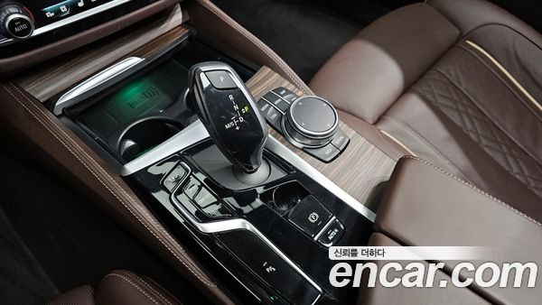 BMW 5 Series 2023, фото 9