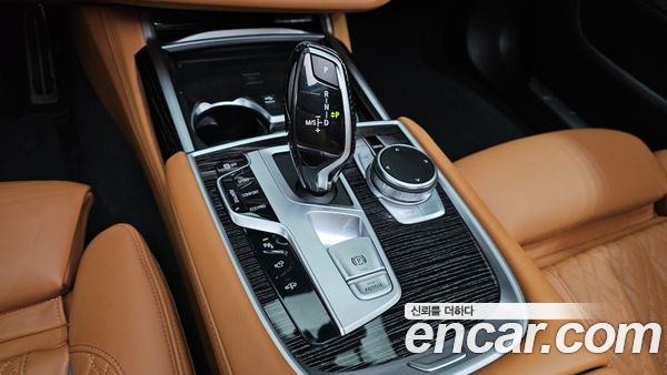 BMW 7 Series 2020, фото 9