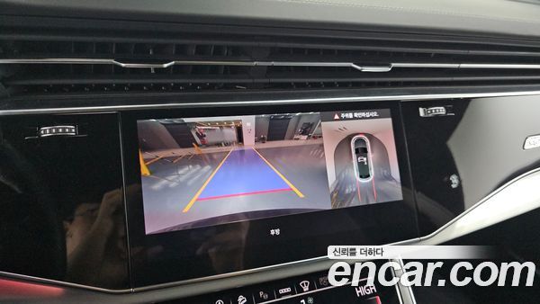 Audi Q8 2023, фото 15