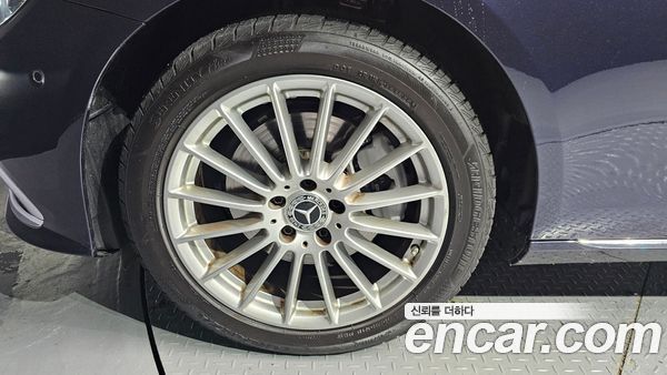 Mercedes-Benz E-Class 2022, фото 5