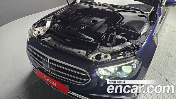 Mercedes-Benz E-Class 2022, фото 6