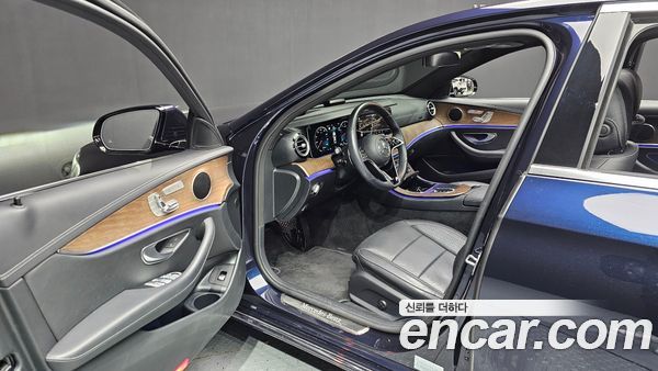 Mercedes-Benz E-Class 2022, фото 10