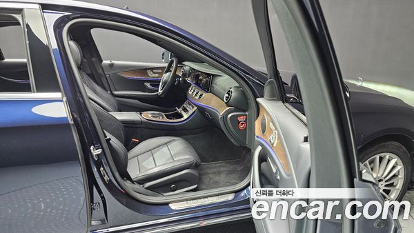 Mercedes-Benz E-Class 2022, фото 11