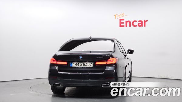 BMW 5 Series 2022, фото 4