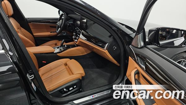 BMW 5 Series 2022, фото 10