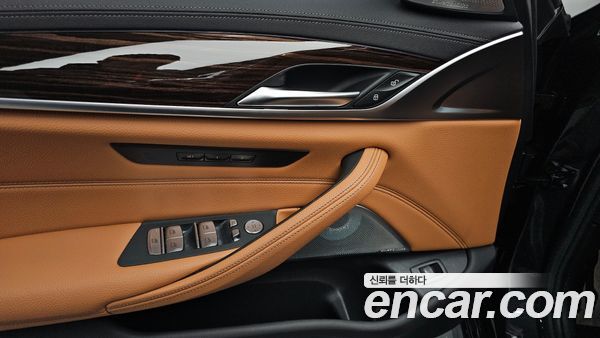 BMW 5 Series 2022, фото 17
