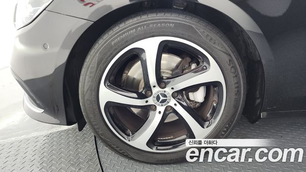 Mercedes-Benz E-Class 2021, фото 5