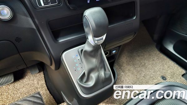 Hyundai Staria 2025, фото 9