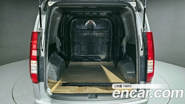 Hyundai Staria 2025, фото 20