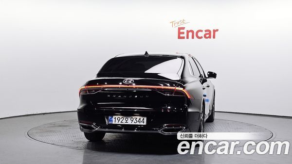 Hyundai Grandeur 2022, фото 4