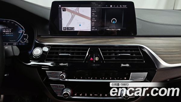 BMW 5 Series 2020, фото 14
