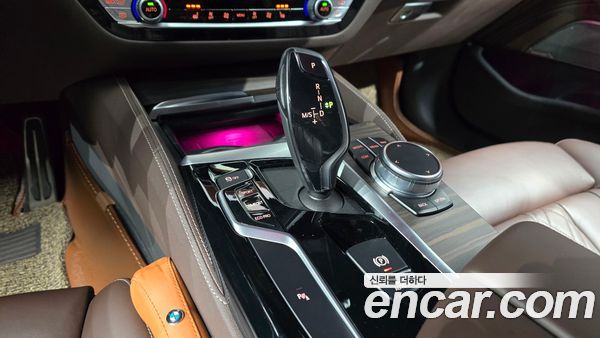 BMW 5 Series 2020, фото 9