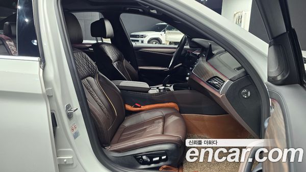 BMW 5 Series 2020, фото 10
