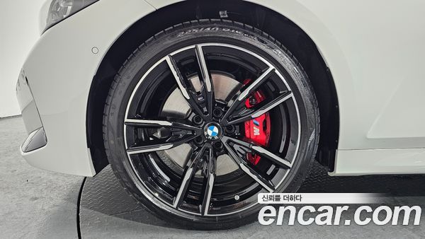 BMW 3 Series 2025, фото 4