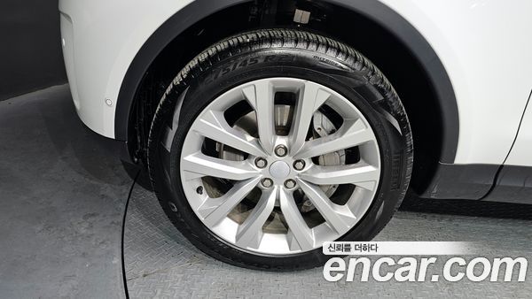 Land Rover Discovery 2023, фото 5