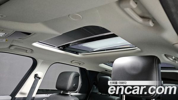 Land Rover Discovery 2023, фото 18
