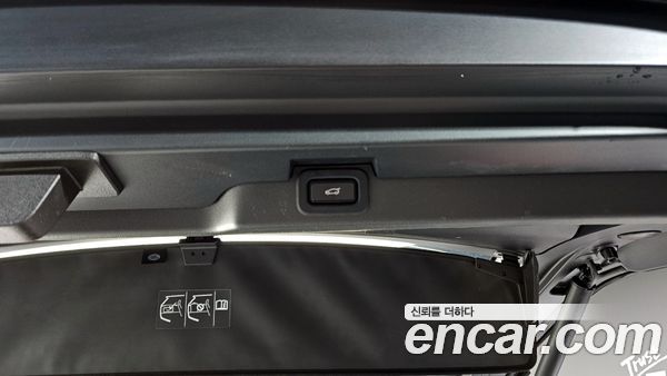 Land Rover Discovery 2023, фото 20