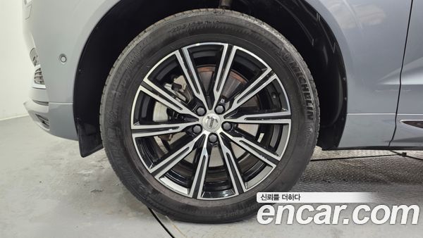 Volvo XC60 2020, фото 5