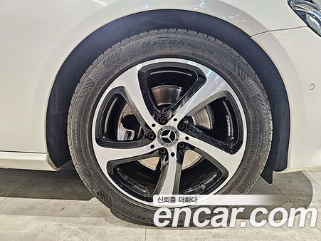 Mercedes-Benz E-Class 2020, фото 5