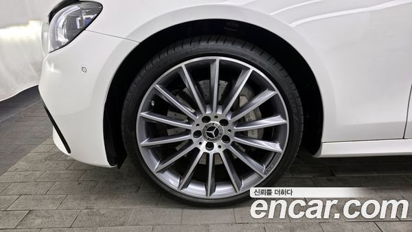 Mercedes-Benz E-Class 2021, фото 5