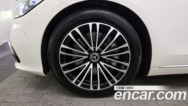 Mercedes-Benz S-Class 2022, фото 5