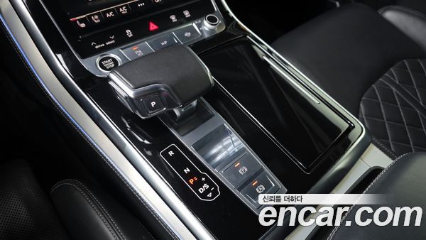 Audi Q7 2022, фото 9