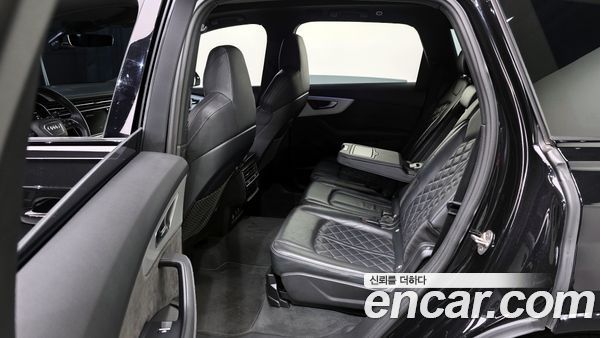 Audi Q7 2022, фото 20