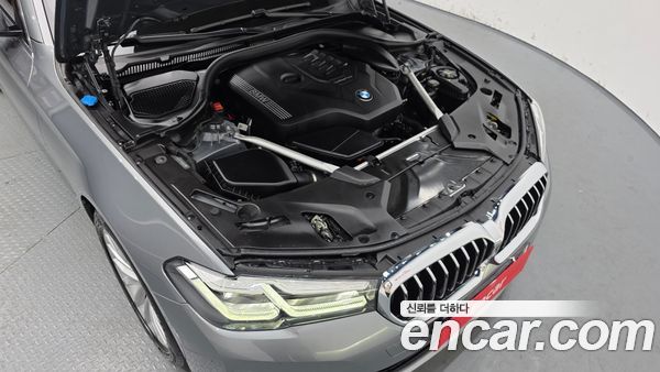 BMW 5 Series 2023, фото 6