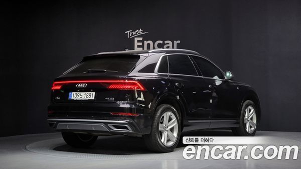 Audi Q8 2021, фото 2