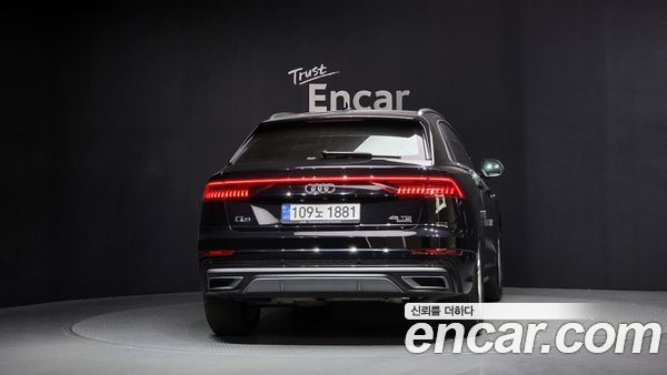 Audi Q8 2021, фото 4