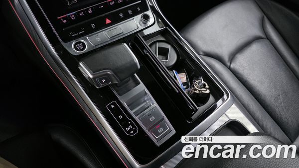 Audi Q8 2021, фото 9