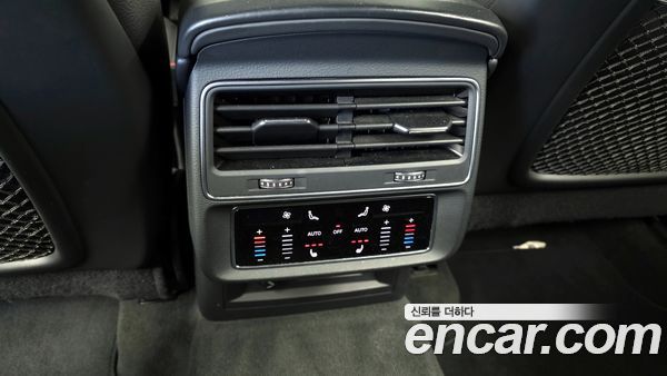 Audi Q8 2021, фото 18