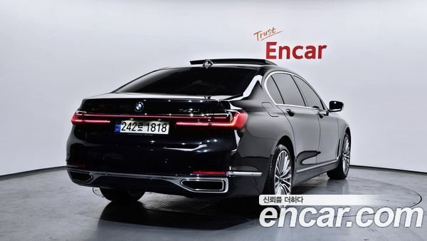 BMW 7 Series 2021, фото 2