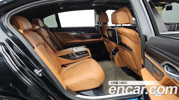 BMW 7 Series 2021, фото 12