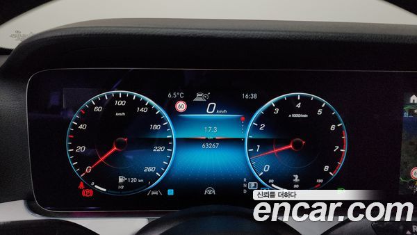 Mercedes-Benz E-Class 2021, фото 8