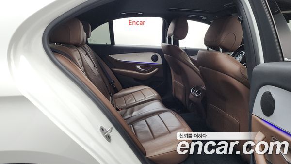 Mercedes-Benz E-Class 2021, фото 12