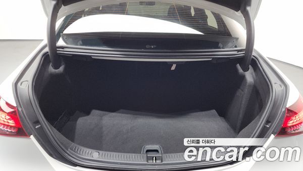 Mercedes-Benz E-Class 2021, фото 20